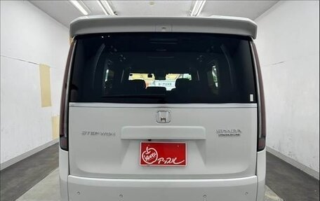 Honda Stepwgn, 2023 год, 2 300 000 рублей, 3 фотография