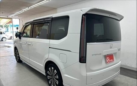 Honda Stepwgn, 2023 год, 2 300 000 рублей, 6 фотография