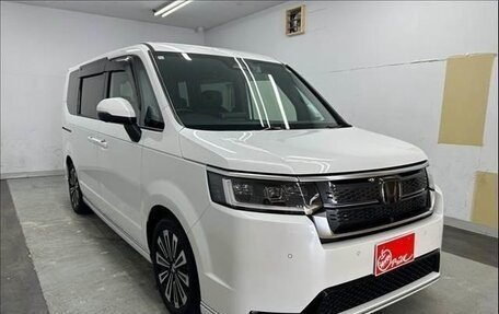 Honda Stepwgn, 2023 год, 2 300 000 рублей, 4 фотография