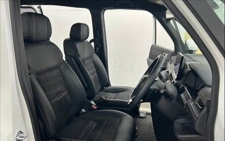 Honda Stepwgn, 2023 год, 2 300 000 рублей, 11 фотография