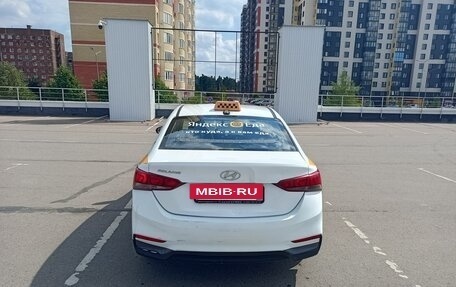 Hyundai Solaris II рестайлинг, 2018 год, 650 000 рублей, 2 фотография