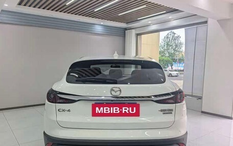 Mazda CX-4, 2023 год, 2 100 000 рублей, 5 фотография