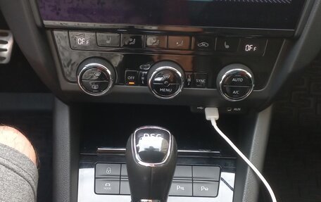 Skoda Octavia, 2017 год, 1 740 000 рублей, 2 фотография