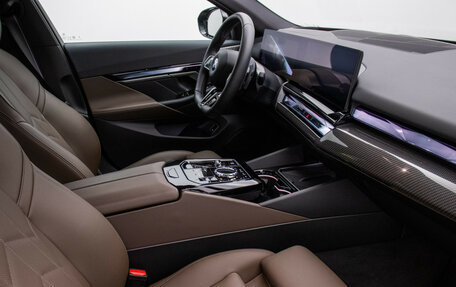 BMW 5 серия, 2025 год, 11 990 000 рублей, 10 фотография