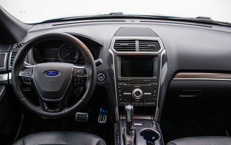 Ford Explorer VI, 2017 год, 2 895 000 рублей, 15 фотография