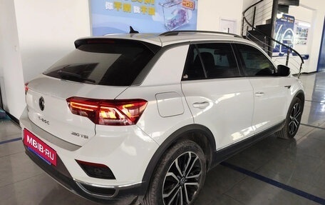 Volkswagen T-Roc I, 2022 год, 1 547 017 рублей, 3 фотография