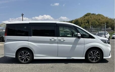 Honda Stepwgn IV, 2022 год, 1 899 000 рублей, 5 фотография