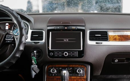 Volkswagen Touareg III, 2011 год, 1 850 000 рублей, 14 фотография