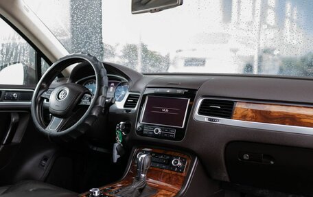 Volkswagen Touareg III, 2011 год, 1 850 000 рублей, 10 фотография