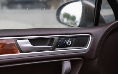 Volkswagen Touareg III, 2011 год, 1 850 000 рублей, 18 фотография