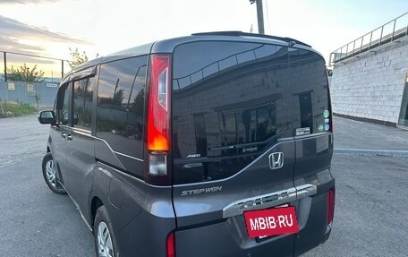 Honda Stepwgn IV, 2020 год, 2 170 000 рублей, 5 фотография