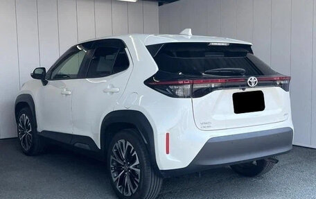 Toyota Yaris Cross, 2022 год, 1 452 000 рублей, 2 фотография