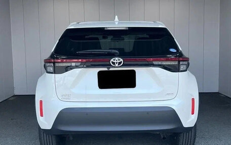 Toyota Yaris Cross, 2022 год, 1 452 000 рублей, 3 фотография