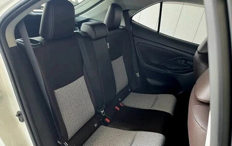 Toyota Yaris Cross, 2022 год, 1 452 000 рублей, 16 фотография