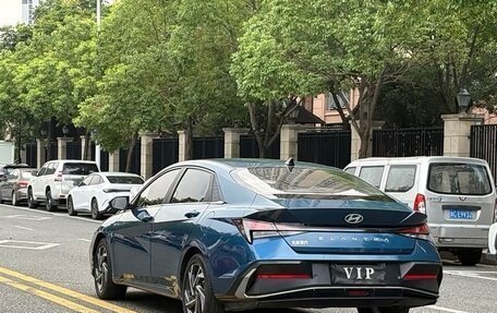 Hyundai Elantra, 2023 год, 1 760 000 рублей, 6 фотография