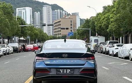Hyundai Elantra, 2023 год, 1 760 000 рублей, 7 фотография