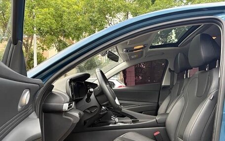 Hyundai Elantra, 2023 год, 1 760 000 рублей, 16 фотография