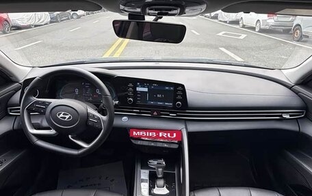 Hyundai Elantra, 2023 год, 1 760 000 рублей, 12 фотография