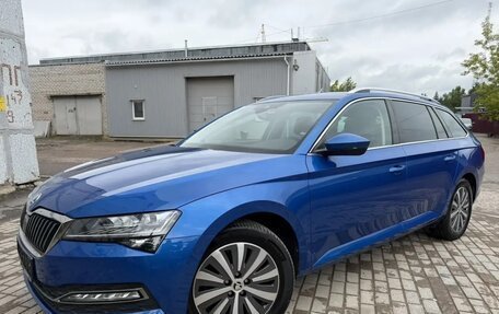 Skoda Superb III рестайлинг, 2023 год, 2 592 000 рублей, 1 фотография