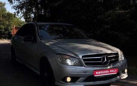 Mercedes-Benz C-Класс, 2008 год, 1 100 000 рублей, 1 фотография