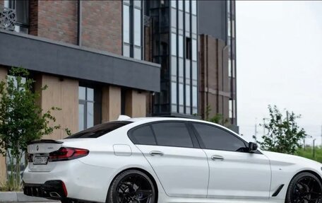 BMW 5 серия, 2017 год, 2 900 000 рублей, 18 фотография