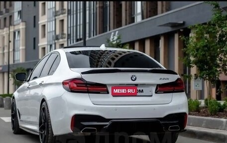 BMW 5 серия, 2017 год, 2 900 000 рублей, 8 фотография