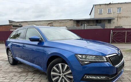 Skoda Superb III рестайлинг, 2023 год, 2 592 000 рублей, 3 фотография