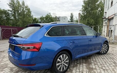Skoda Superb III рестайлинг, 2023 год, 2 592 000 рублей, 2 фотография