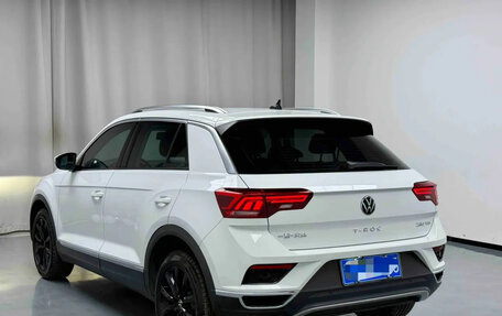 Volkswagen T-Roc I, 2022 год, 1 578 017 рублей, 7 фотография