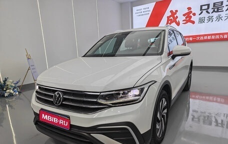Volkswagen Tiguan II, 2023 год, 2 550 007 рублей, 1 фотография