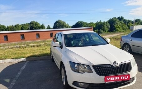 Skoda Superb III рестайлинг, 2014 год, 890 000 рублей, 5 фотография