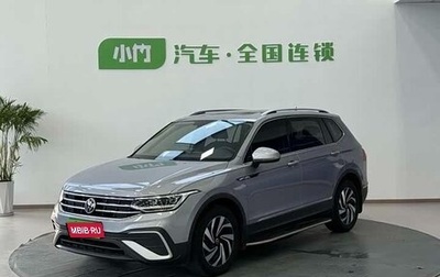 Volkswagen Tiguan II, 2023 год, 2 600 000 рублей, 1 фотография