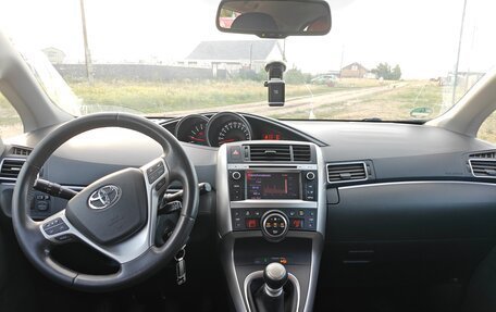 Toyota Verso I, 2013 год, 1 550 000 рублей, 5 фотография