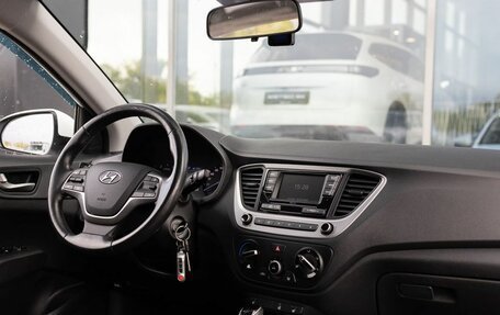 Hyundai Solaris II рестайлинг, 2018 год, 1 100 000 рублей, 10 фотография