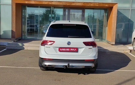 Volkswagen Tiguan II, 2020 год, 2 650 000 рублей, 6 фотография