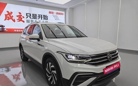 Volkswagen Tiguan II, 2023 год, 2 550 007 рублей, 3 фотография