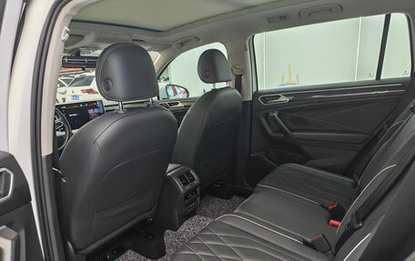Volkswagen Tiguan II, 2023 год, 2 550 007 рублей, 10 фотография