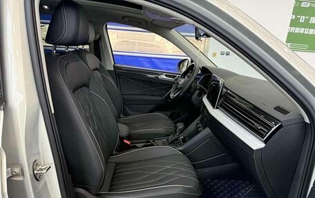 Volkswagen Tiguan II, 2023 год, 2 520 000 рублей, 6 фотография
