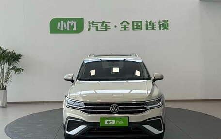 Volkswagen Tiguan II, 2023 год, 2 520 000 рублей, 5 фотография