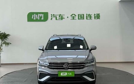 Volkswagen Tiguan II, 2023 год, 2 600 000 рублей, 9 фотография