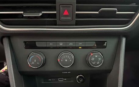 Volkswagen Tiguan II, 2023 год, 2 600 000 рублей, 18 фотография