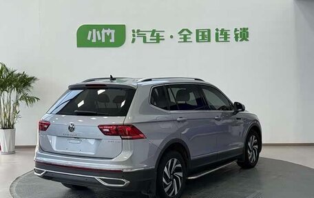 Volkswagen Tiguan II, 2023 год, 2 600 000 рублей, 15 фотография