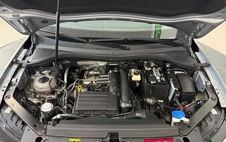 Volkswagen Tiguan II, 2023 год, 2 600 000 рублей, 20 фотография