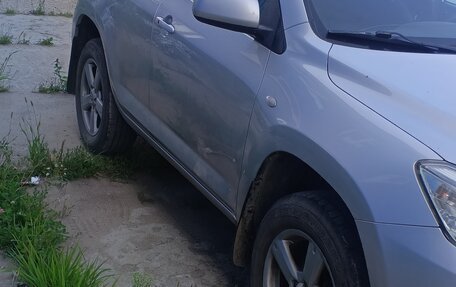 Toyota RAV4, 2007 год, 1 050 000 рублей, 2 фотография