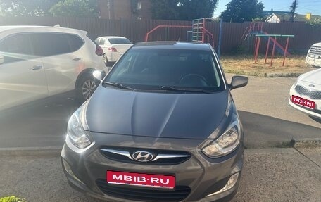 Hyundai Solaris II рестайлинг, 2012 год, 850 000 рублей, 1 фотография