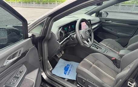 Volkswagen Golf VIII, 2023 год, 2 098 000 рублей, 21 фотография