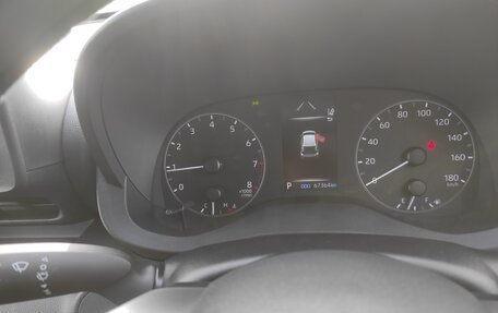 Toyota Yaris, 2021 год, 1 210 000 рублей, 9 фотография