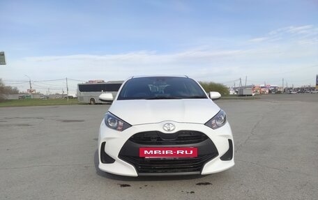 Toyota Yaris, 2021 год, 1 210 000 рублей, 4 фотография