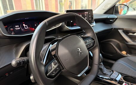 Peugeot 2008 II, 2022 год, 1 750 000 рублей, 6 фотография