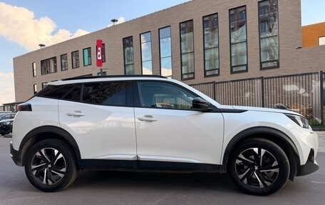 Peugeot 2008 II, 2022 год, 1 750 000 рублей, 3 фотография
